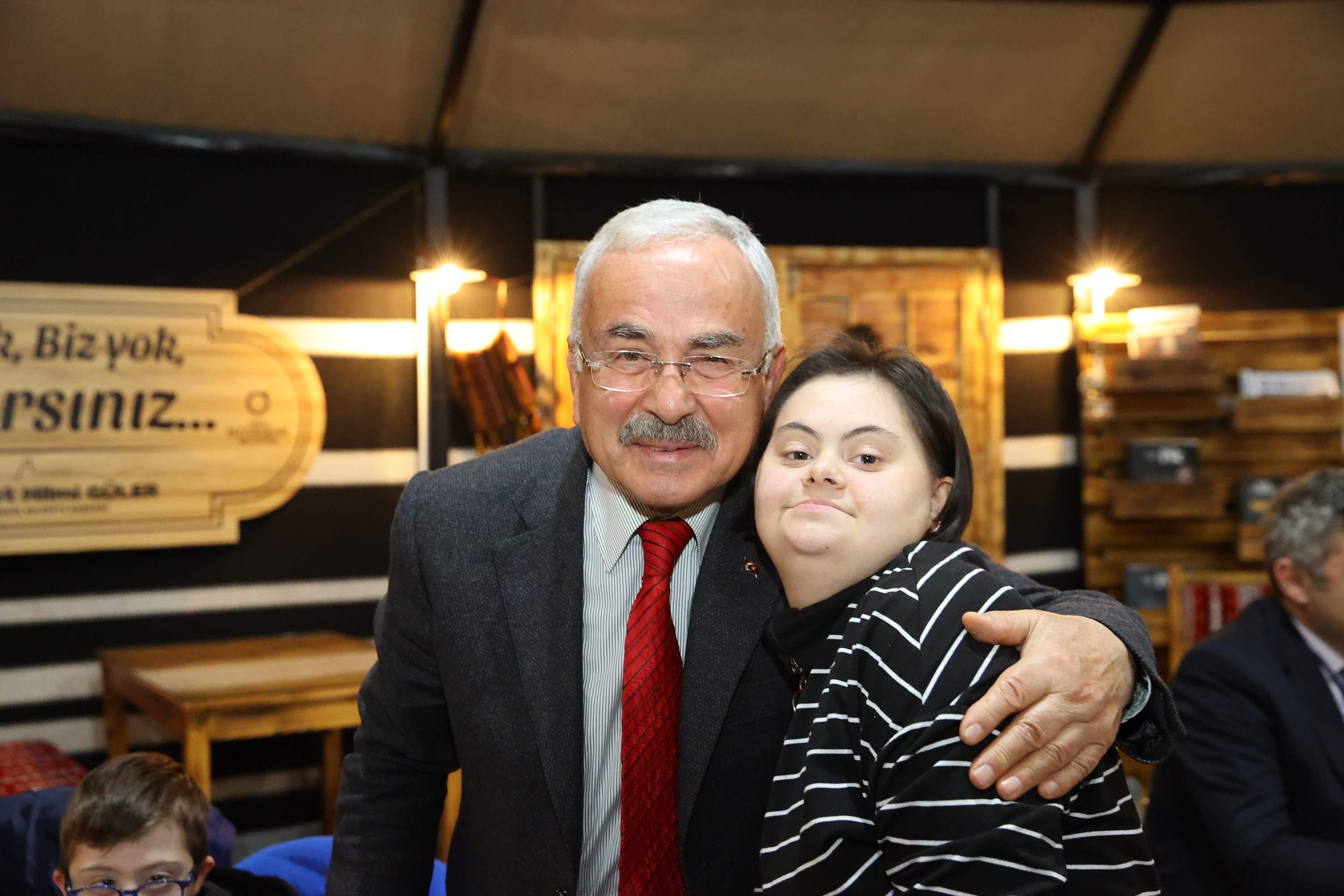 BAŞKAN GÜLER ONLARI YALNIZ BIRAKMADI